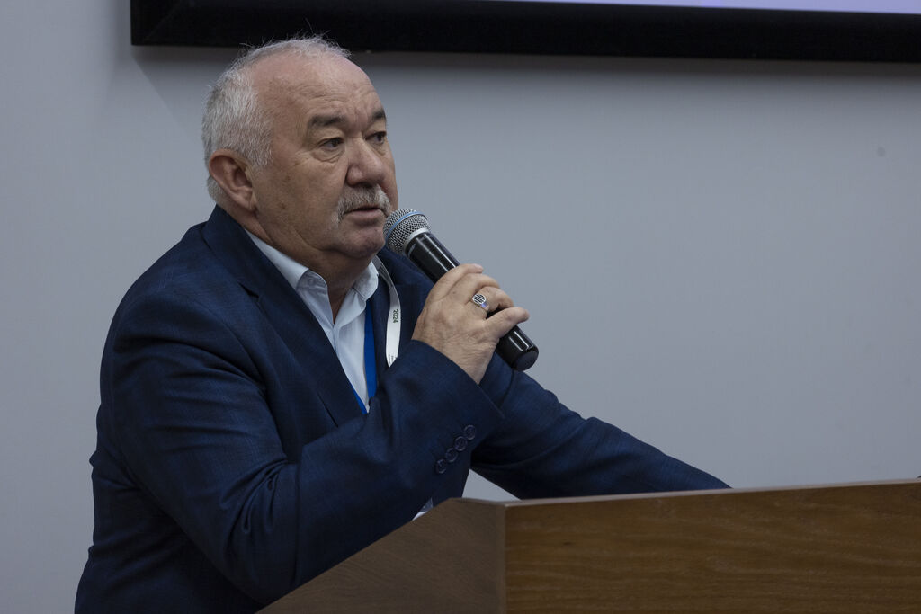 Роль интернет-энциклопедий в цифровизации языков России, панельная дискуссия (аудитория 118)