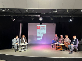 В Санкт-Петербурге 30 сентября 2025 года в рамках дискуссионной платформы «Без глянца. Сила правды в русской литературе» состоялся круглый стол «Наступило ли время «лейтенантской прозы»?» 